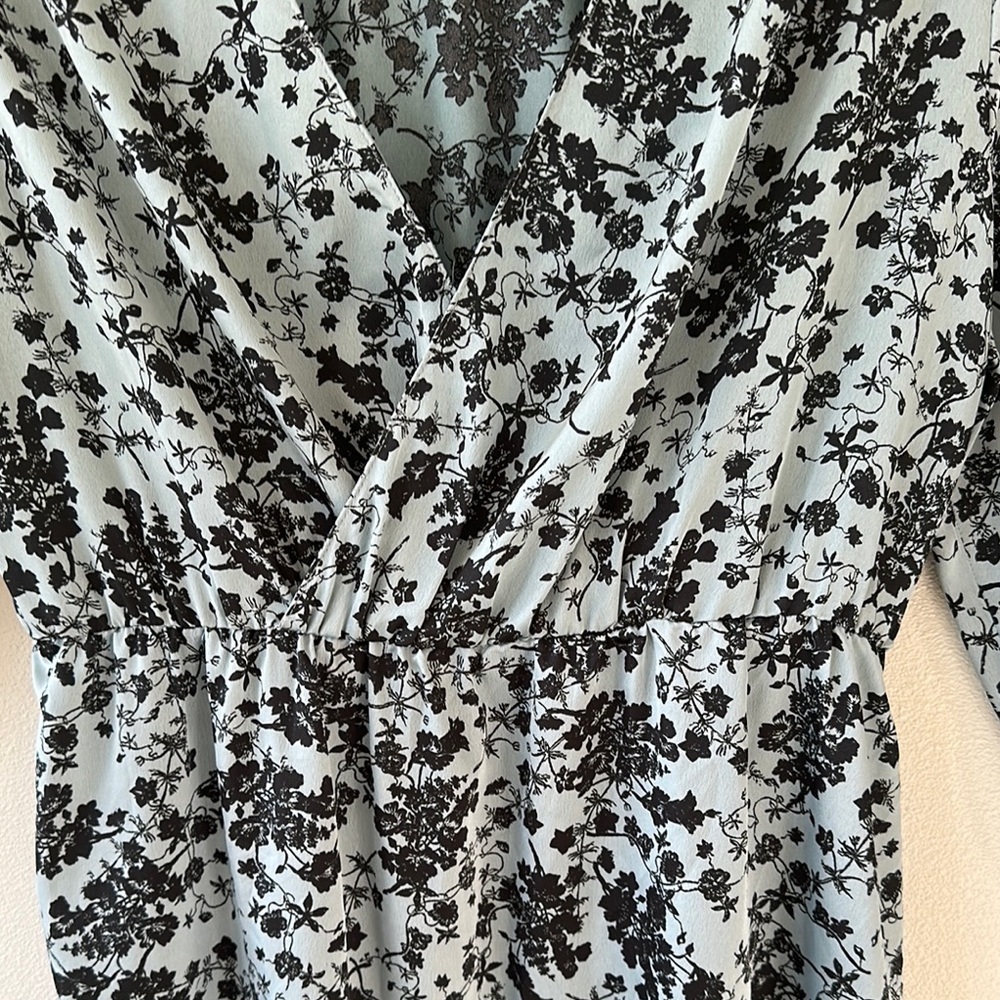 Zara‎ Floral Blue and Black midi dress size m long sleeve v-neck ruffled - Picture 6 of 14